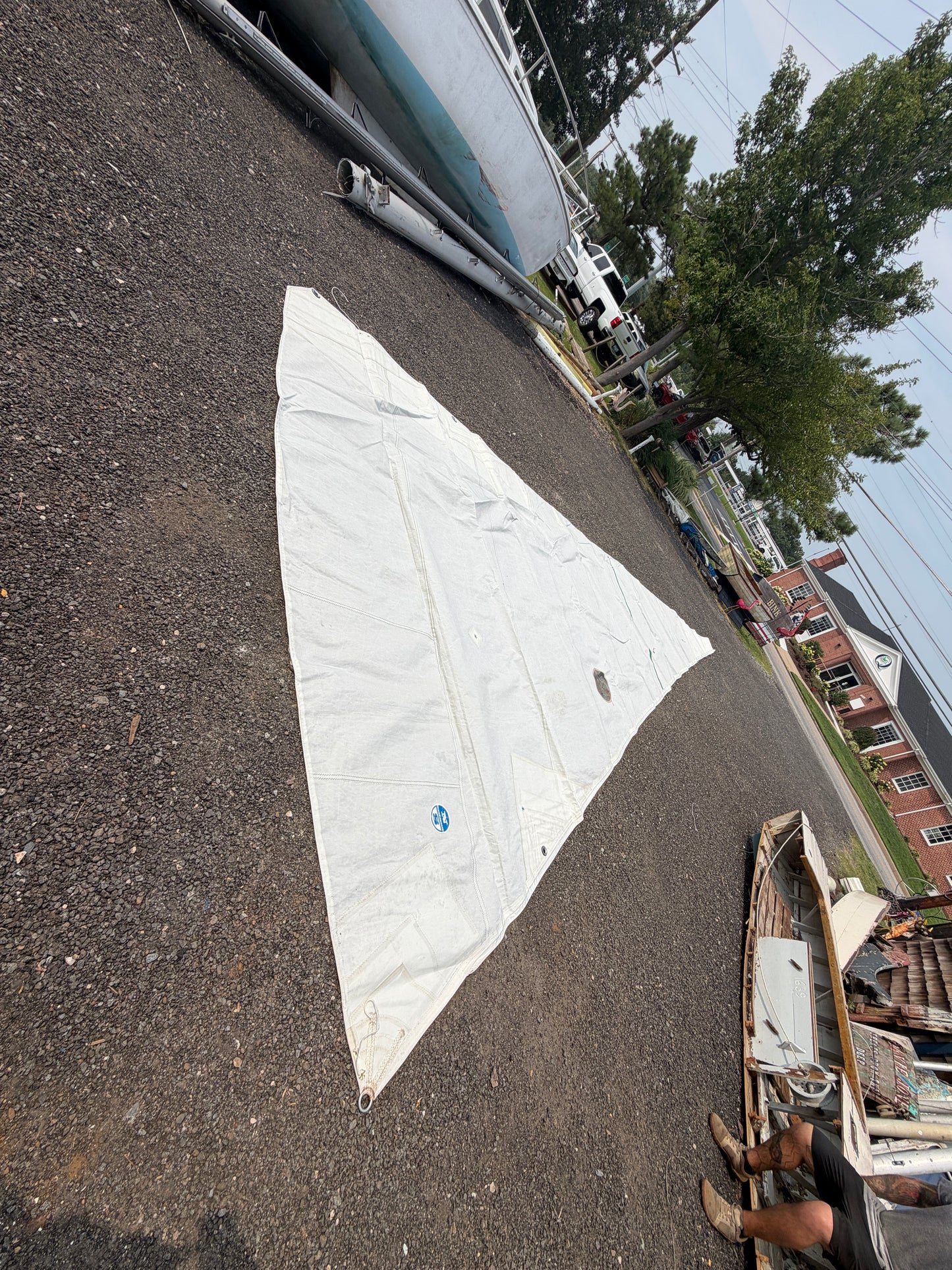 J30 Sail - 31'6" x 28'10" x 12'10"