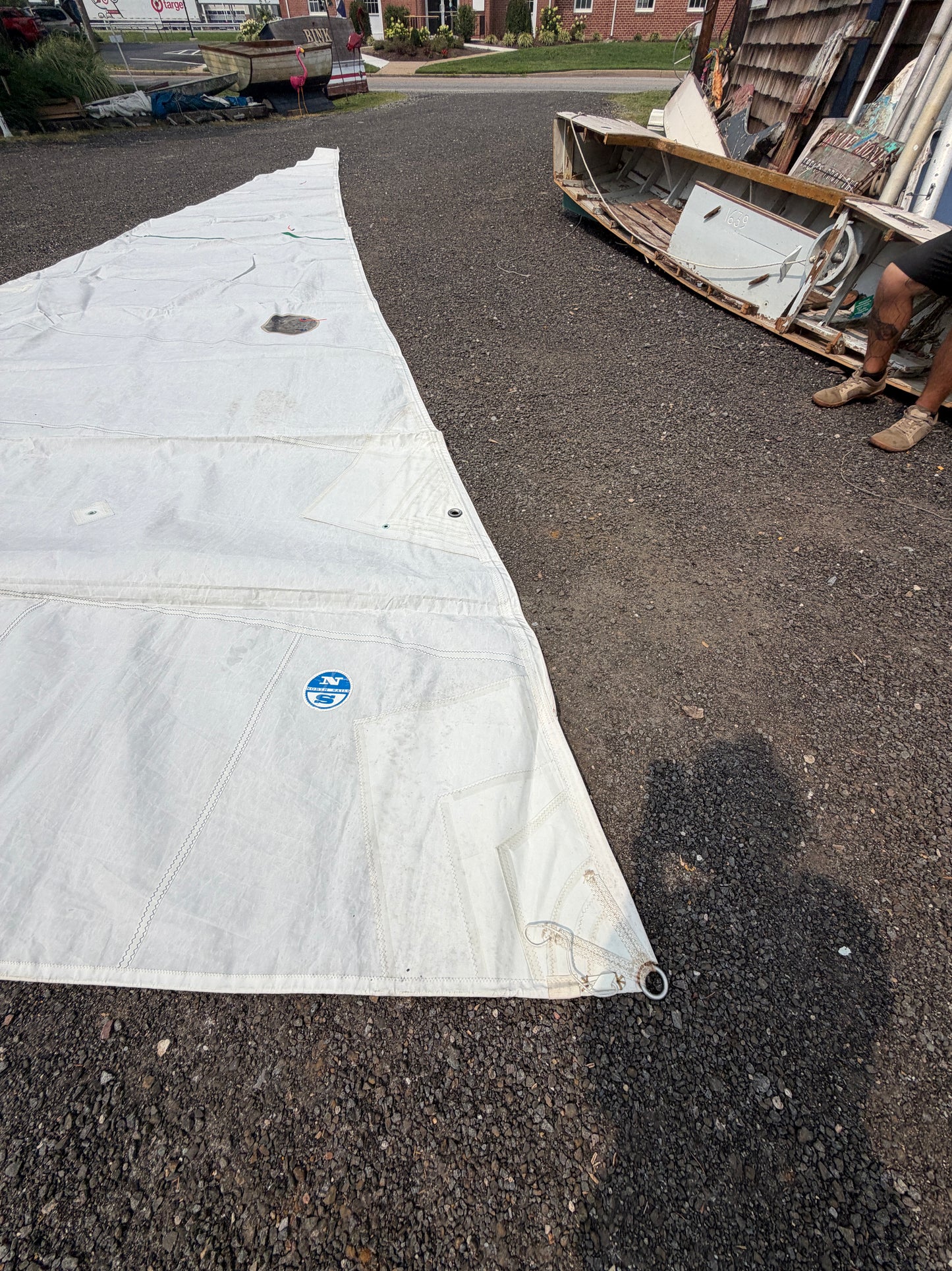 J30 Sail - 31'6" x 28'10" x 12'10"