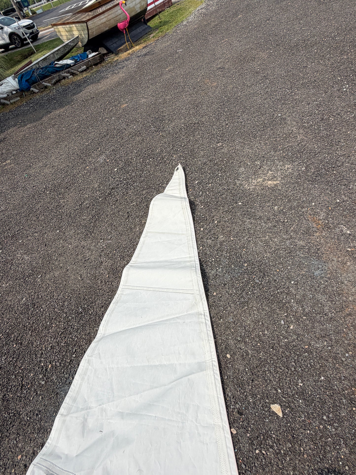 J30 Sail - 31'6" x 28'10" x 12'10"