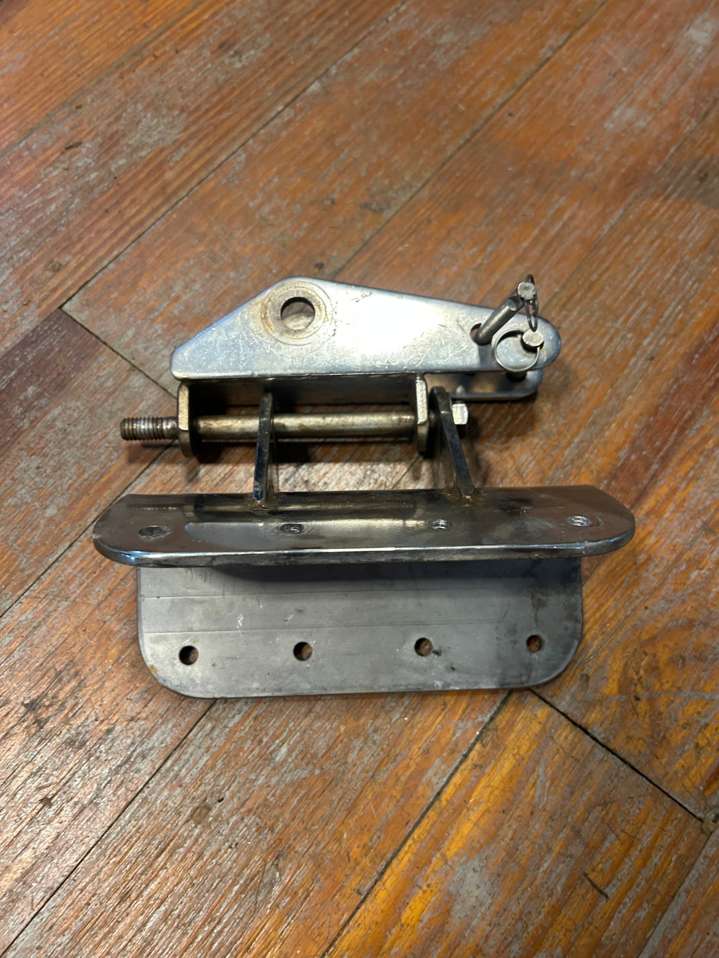 Boom Gooseneck Fitting w/ Mounting Bracket