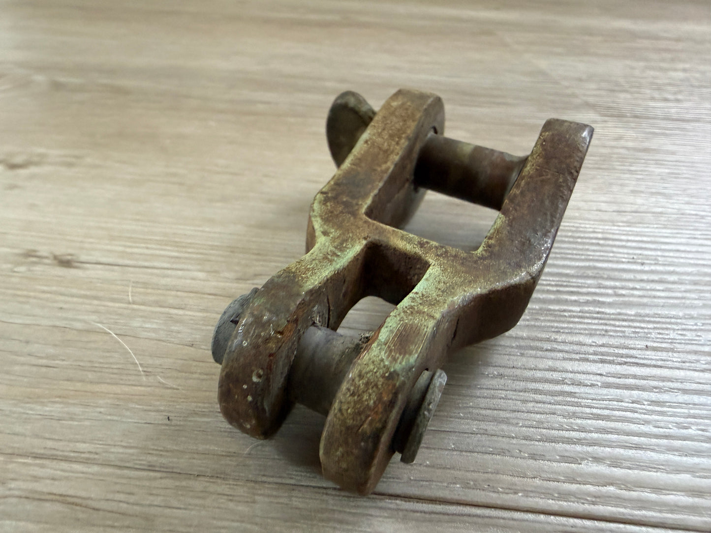 Bronze Forked Bail Halyard Shackle - 9/16" Pin Diameter