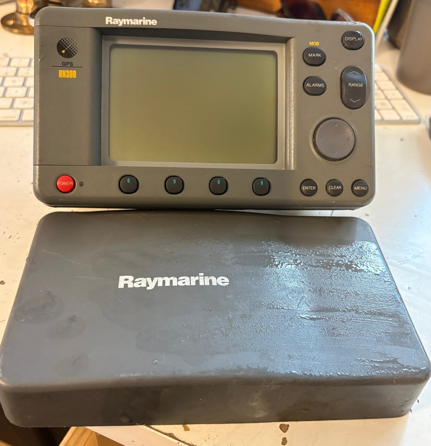 Raymarine RN300 RayNav E32017 Marine GPS Navigator SeaTalk With Sun Cover