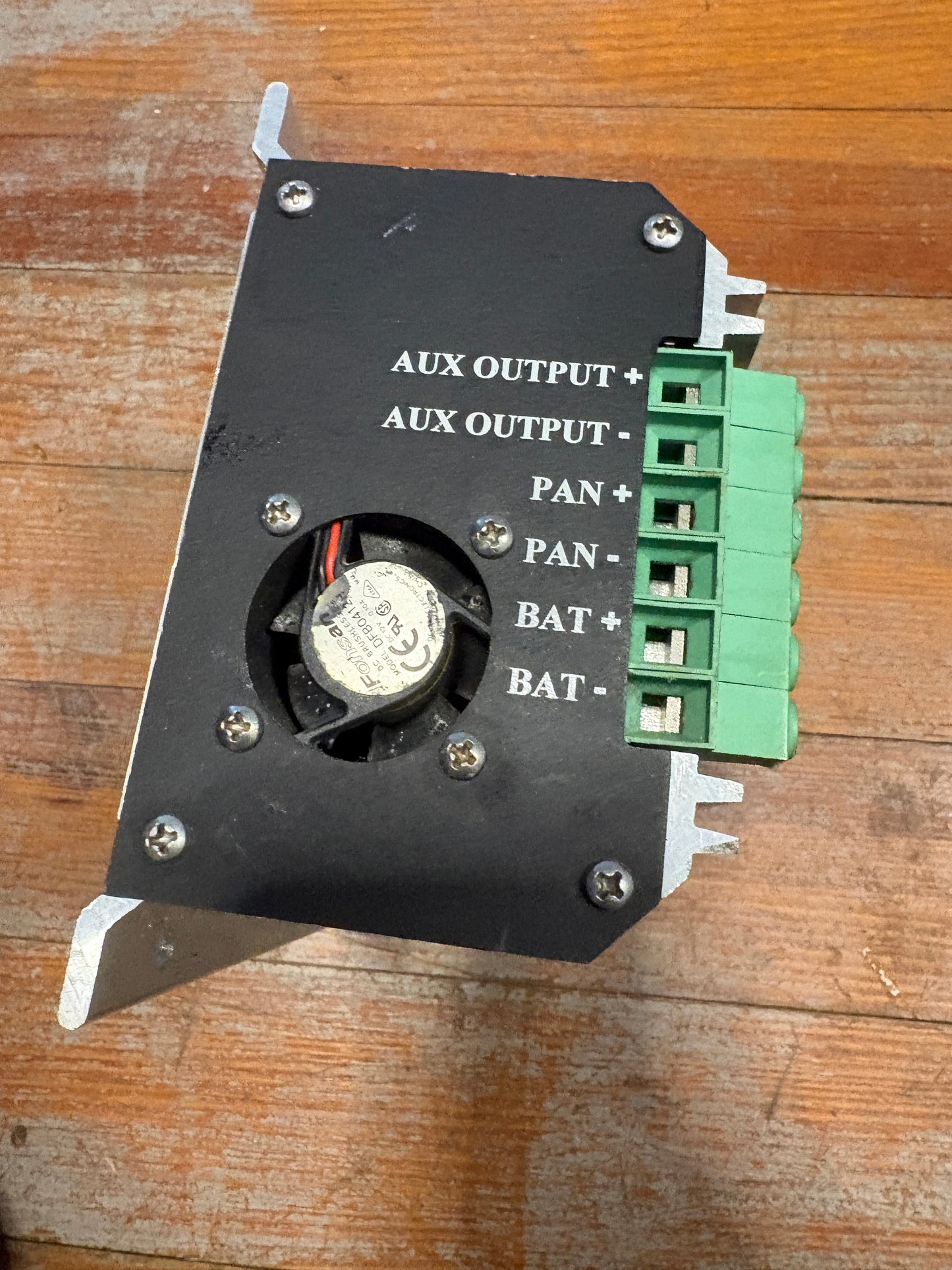 Intronics Power Inc Model MPPT75HV