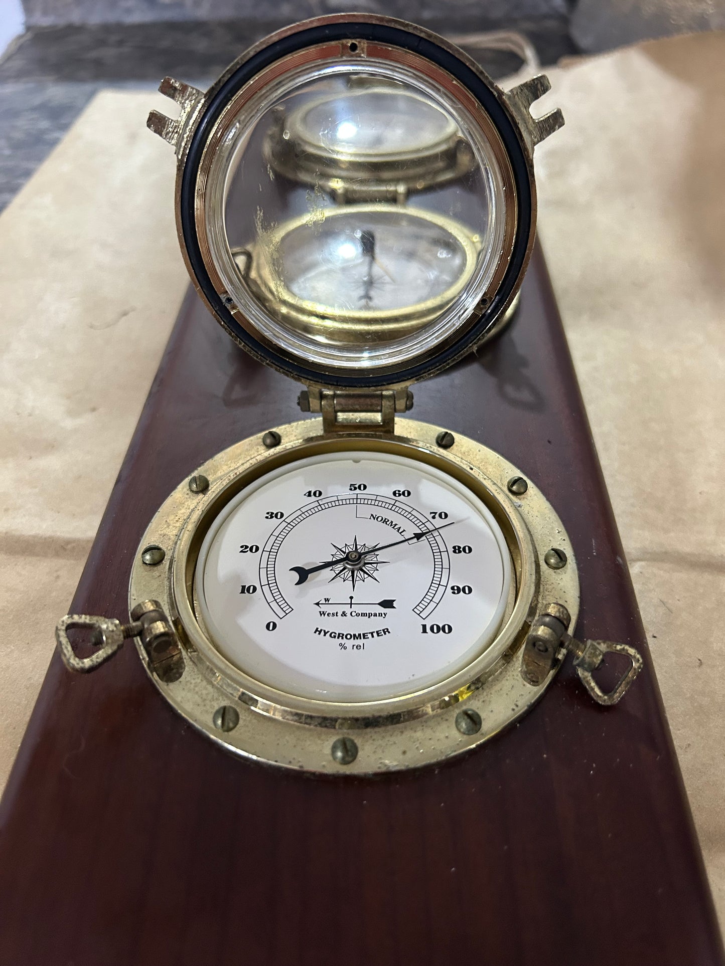 West & Company Weather Station – Thermometer, Barometer & Hygrometer
