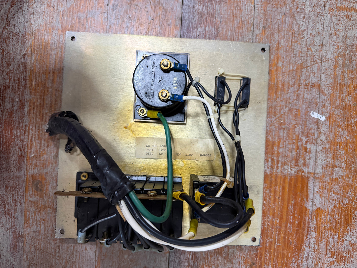 Sea Ray 120. Volts AC Panel- 7 Switch