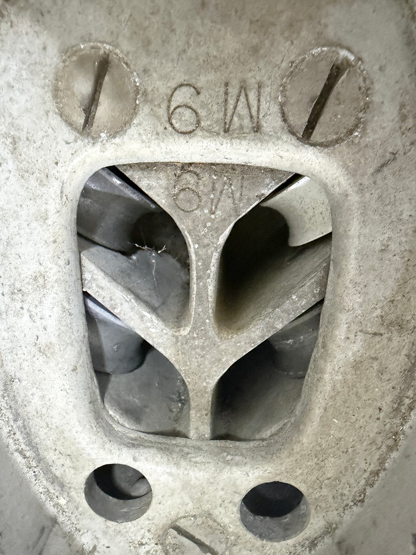 M9 Mast Base With 5 Sheaves - 7 3/4" Long x 4 7/8" Wide Mast Fitting
