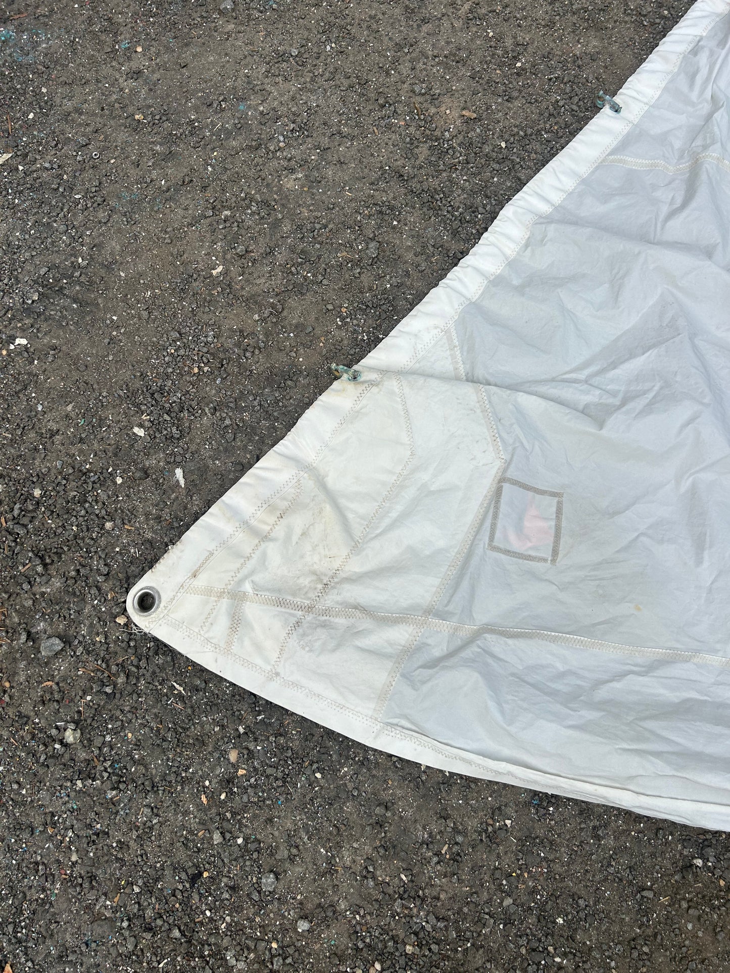 Cal 25 Headsail –Hank on 25’7” x 24’11” x 14’2”