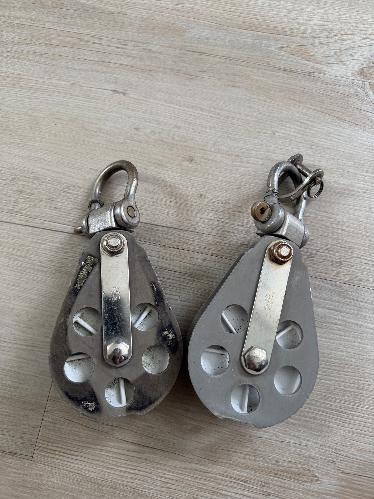 PAIR Of Large Schaefer 3 1/4" Sheave Single Swivel Blocks With Shackles - 1/2" Line