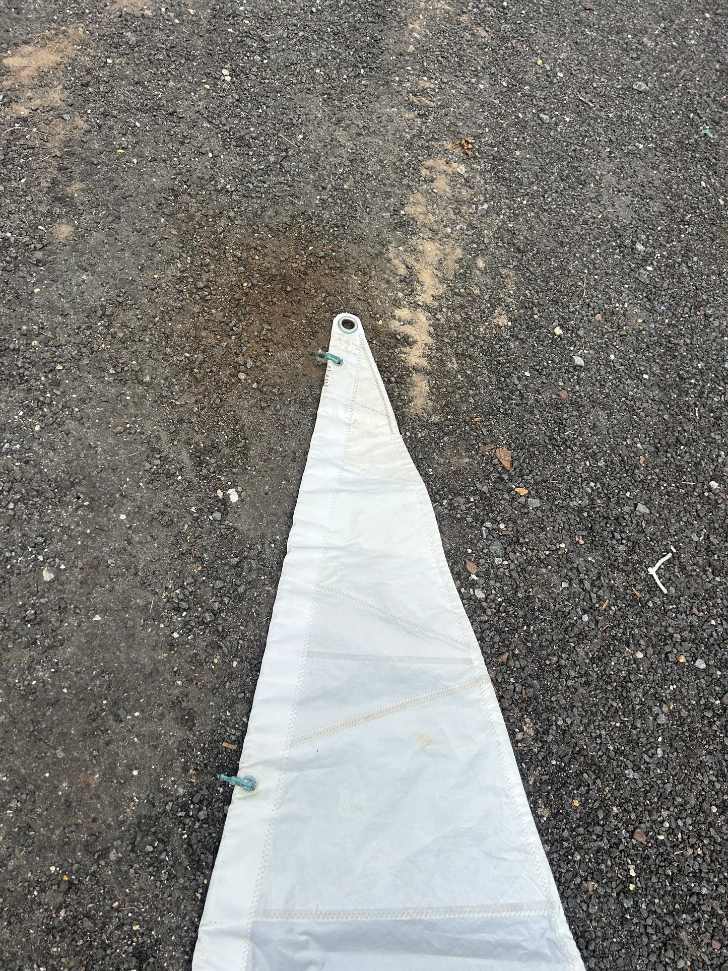 Cal 25 Headsail –Hank on 25’7” x 24’11” x 14’2”