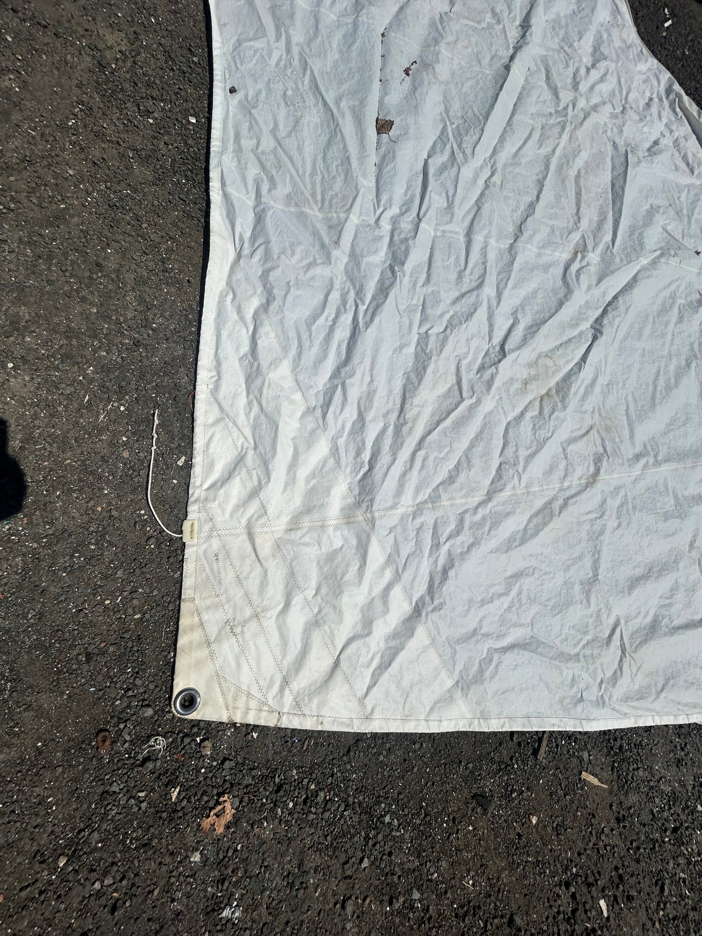 Ulmer Headsail – Hank on 34' 11" x 30' 8" x 13' 1" off a  Columbia 8.7