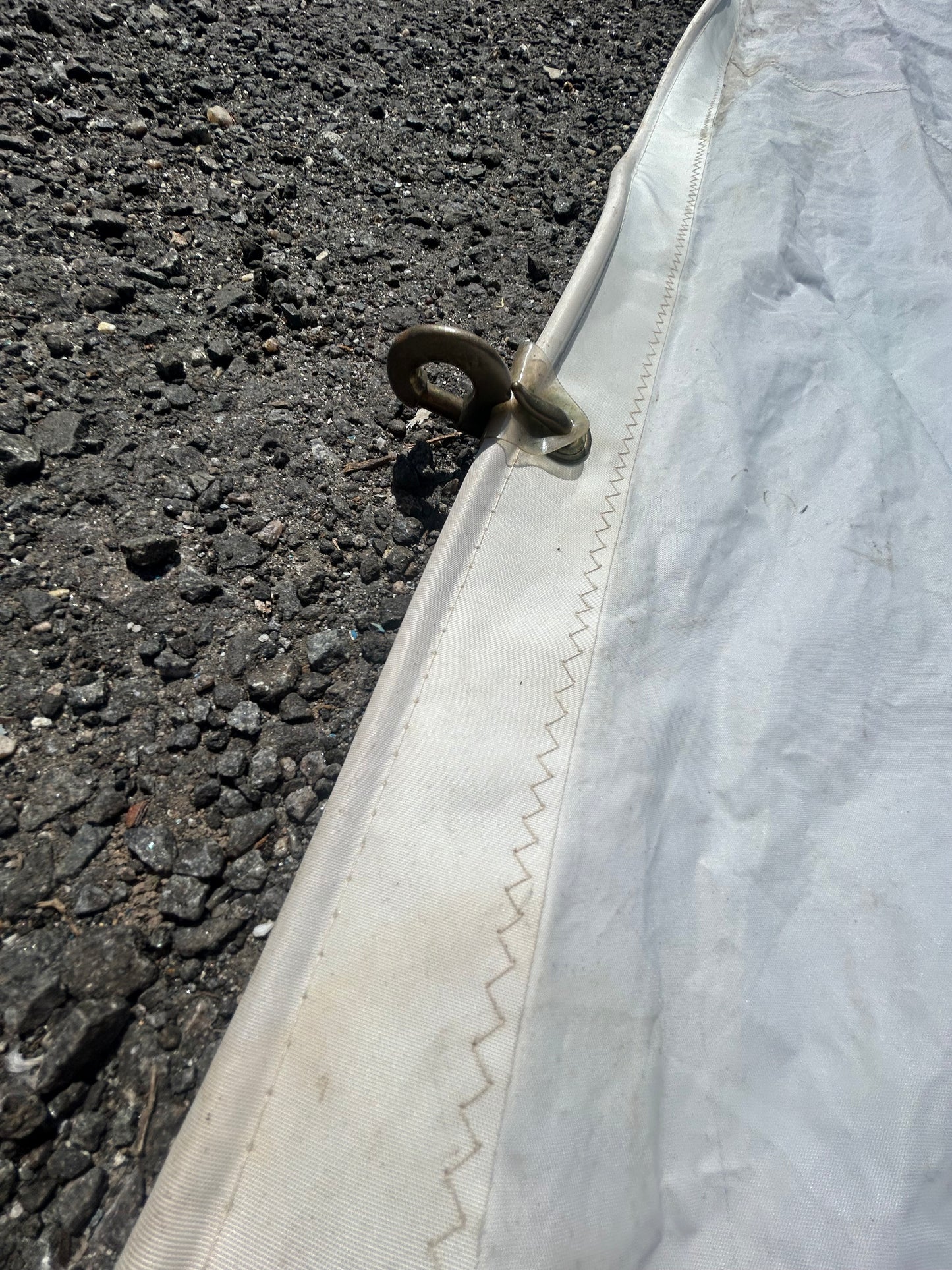 Ulmer Headsail – Hank on 34' 11" x 30' 8" x 13' 1" off a  Columbia 8.7