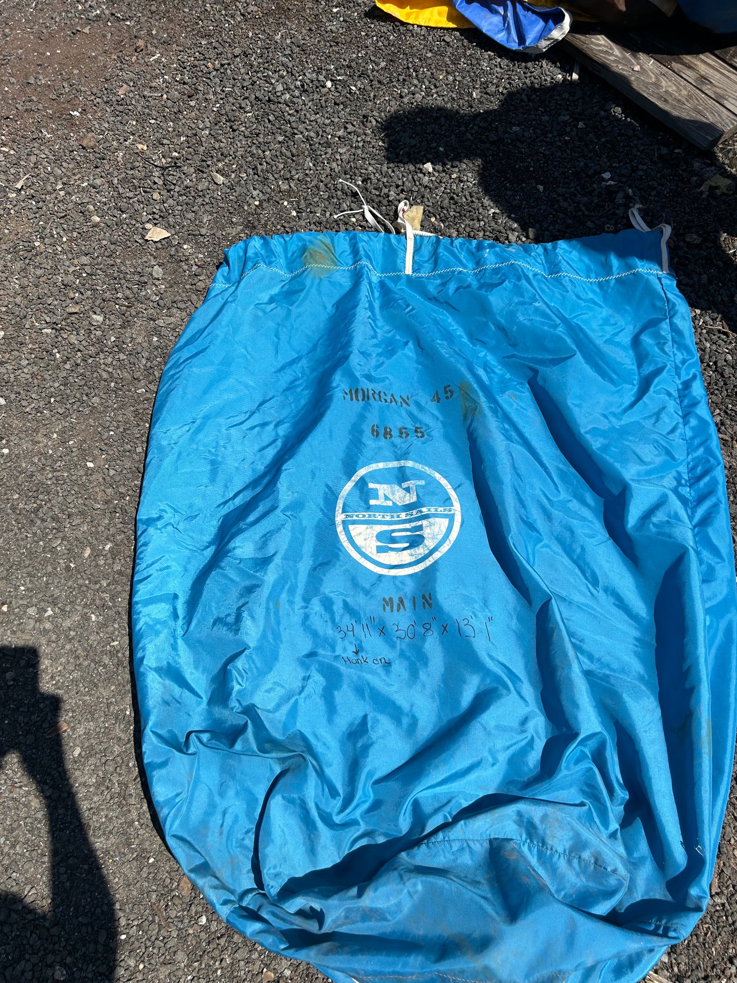 Ulmer Headsail – Hank on 34' 11" x 30' 8" x 13' 1" off a  Columbia 8.7