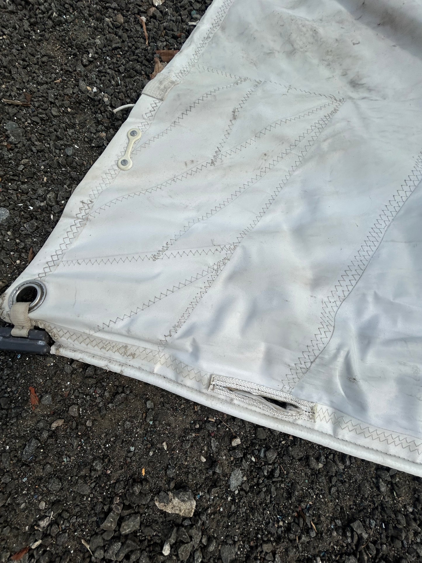 UK Sailmakers Mainsail 30’8” x 28’ x 10’5” White – 1/2” Slides