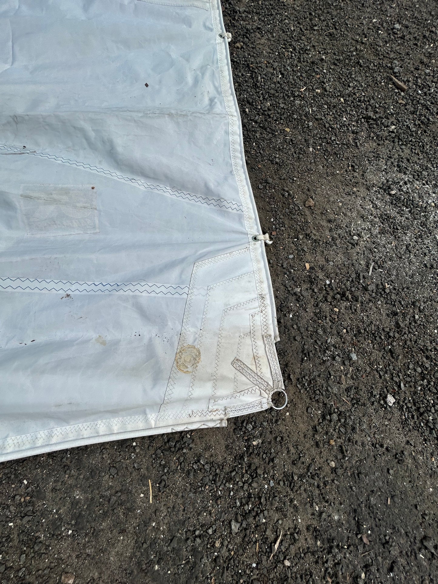 UK Sailmakers Mainsail 30’8” x 28’ x 10’5” White – 1/2” Slides