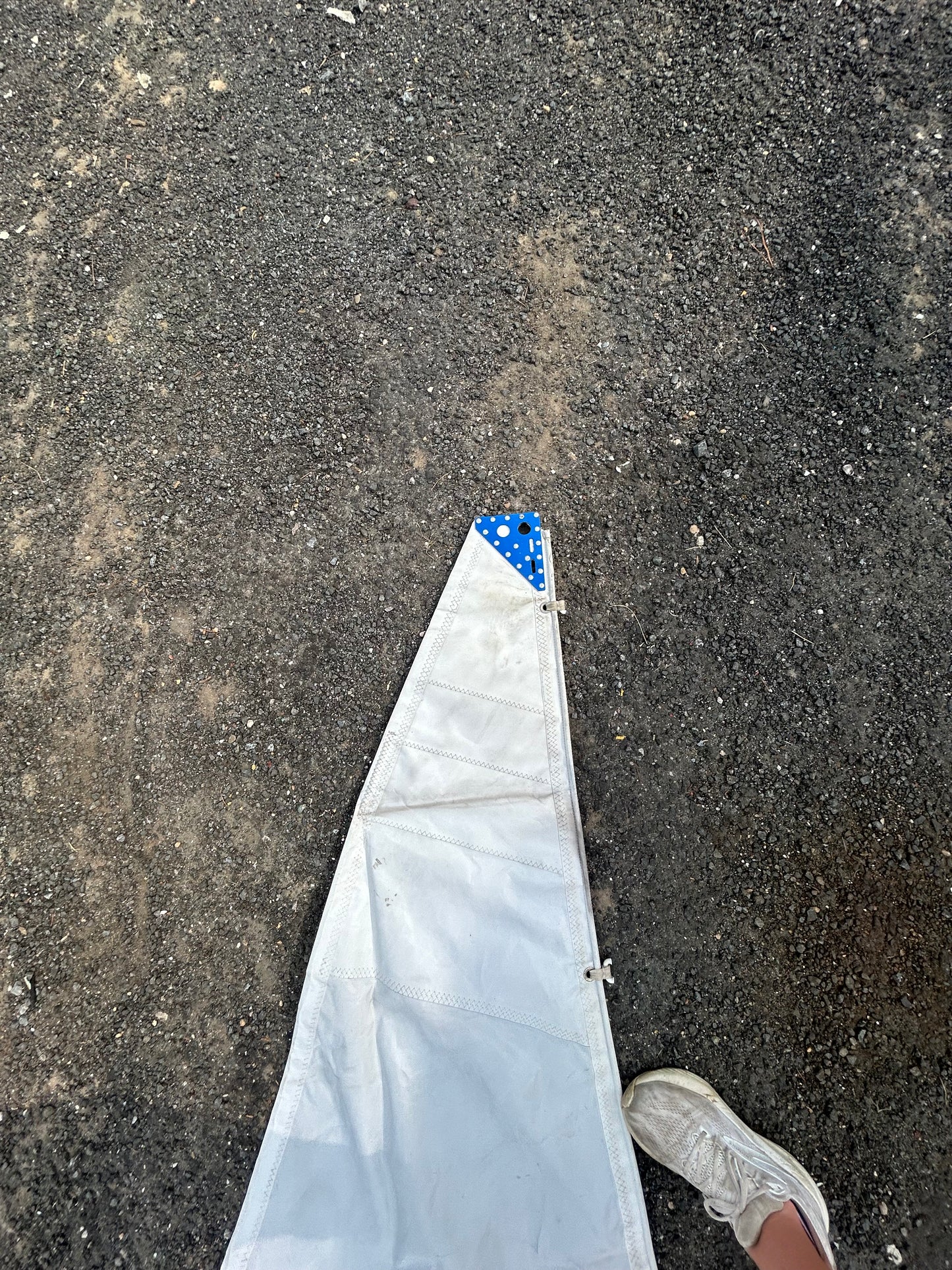 UK Sailmakers Mainsail 30’8” x 28’ x 10’5” White – 1/2” Slides