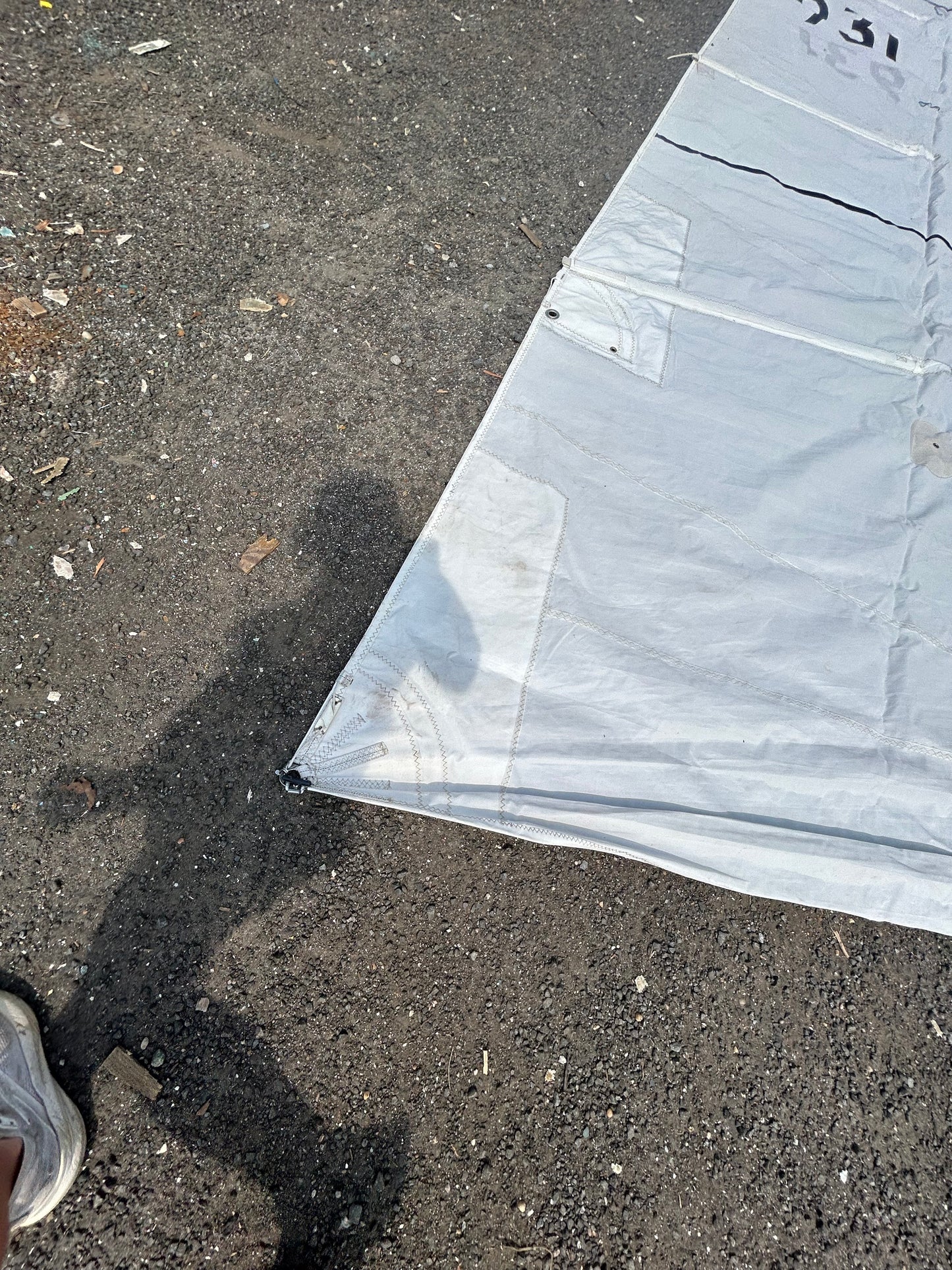 Catalina 25 Mainsail – White Dacron Sail – 25’10” x 24’ x 9’3”