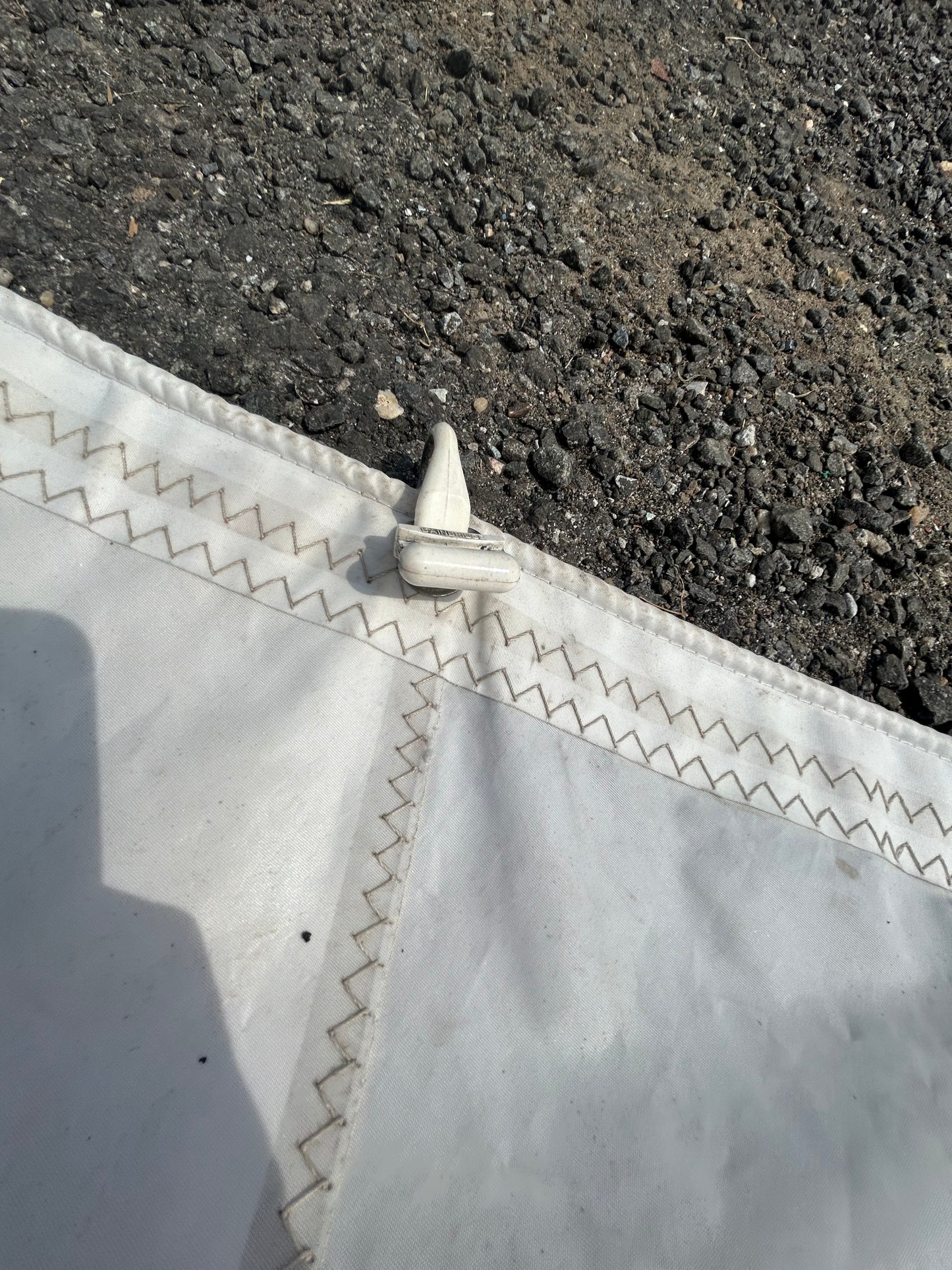Catalina 25 Mainsail – White Dacron Sail – 25’10” x 24’ x 9’3”
