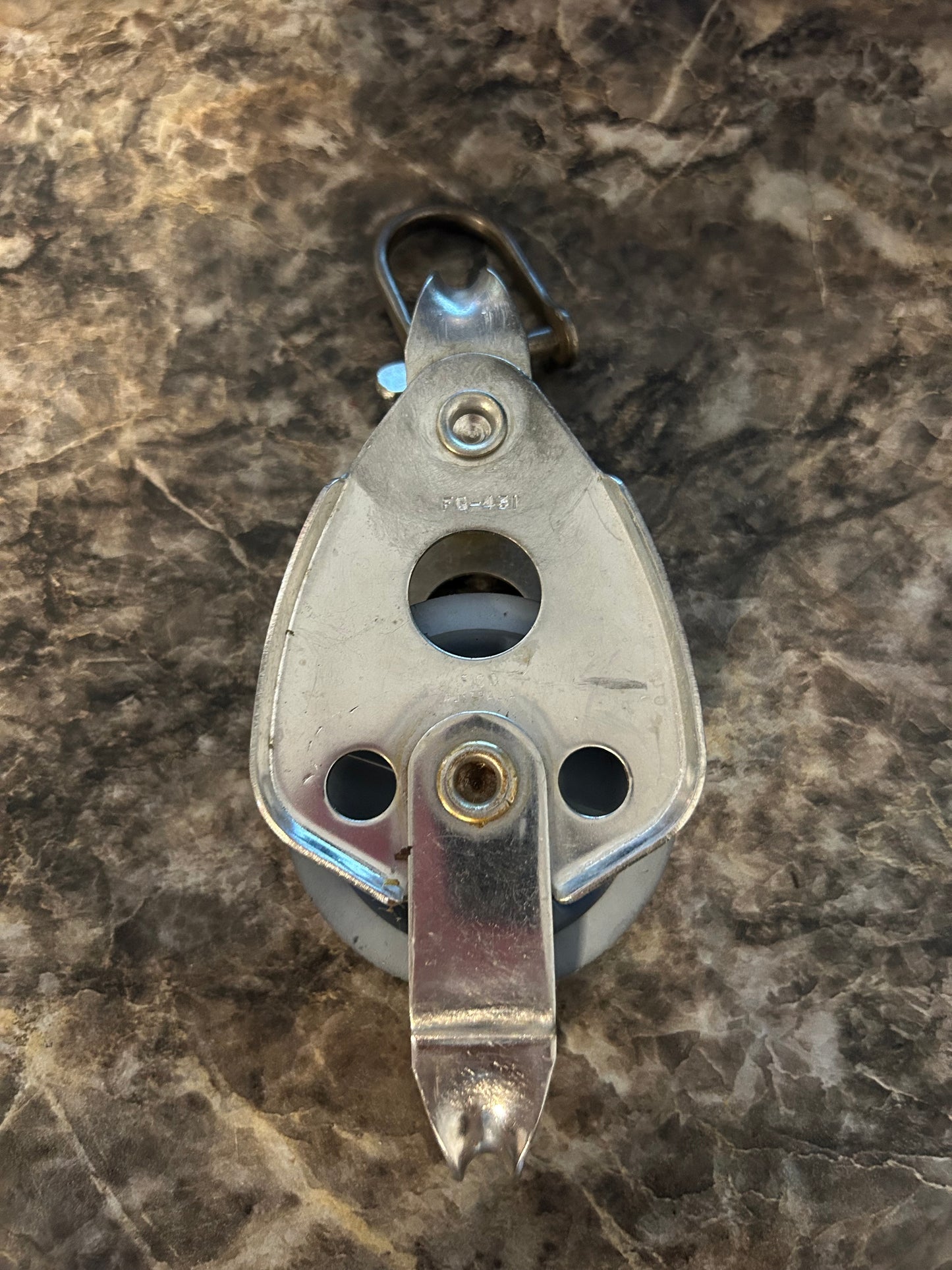 5 1/4” FICO Block 2 1/4” Sheave - 1/2” Line Max w/ Shackle