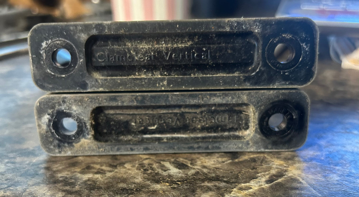 Pair Clamcleat 4 1/4” Long 1/4” Line