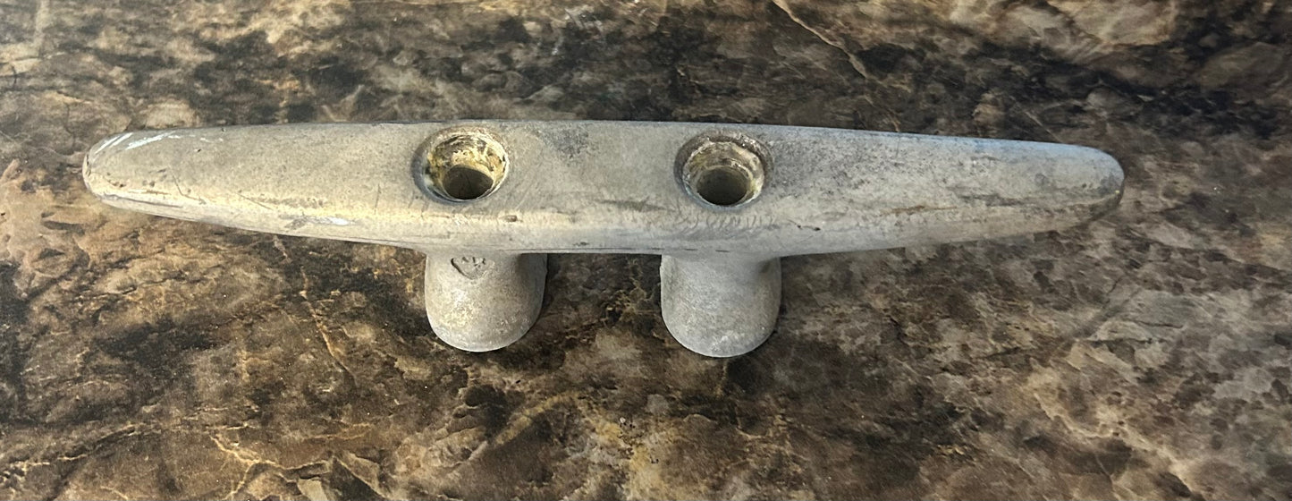 5 7/8”  Merriman Horn Cleat