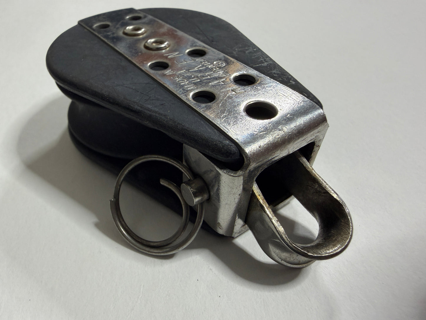 Harken 1 7/8” Single FixedBlock - 7/16” Line
