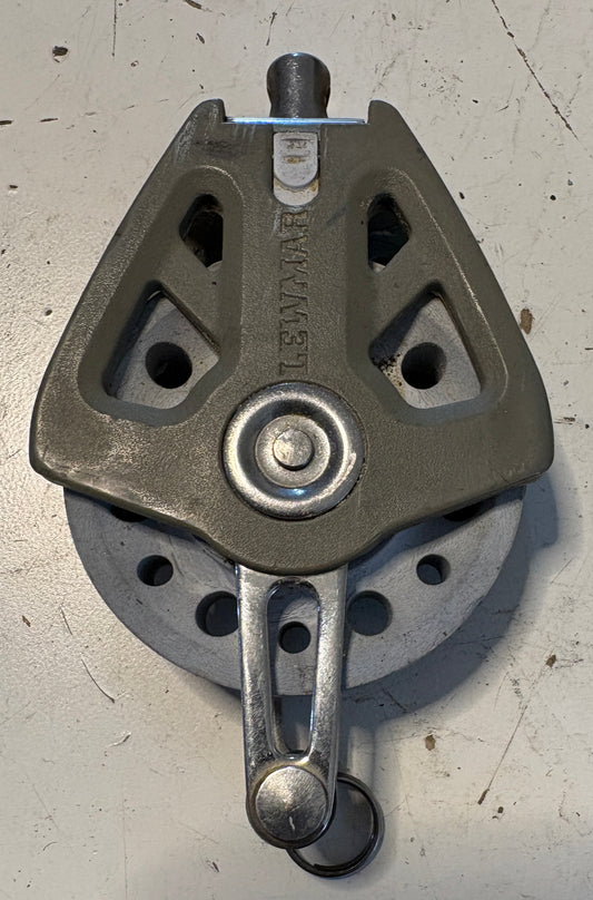 Lewmar Swivel Pulley Block with Beckett 2 3/8" Sheave 3/8" Line
