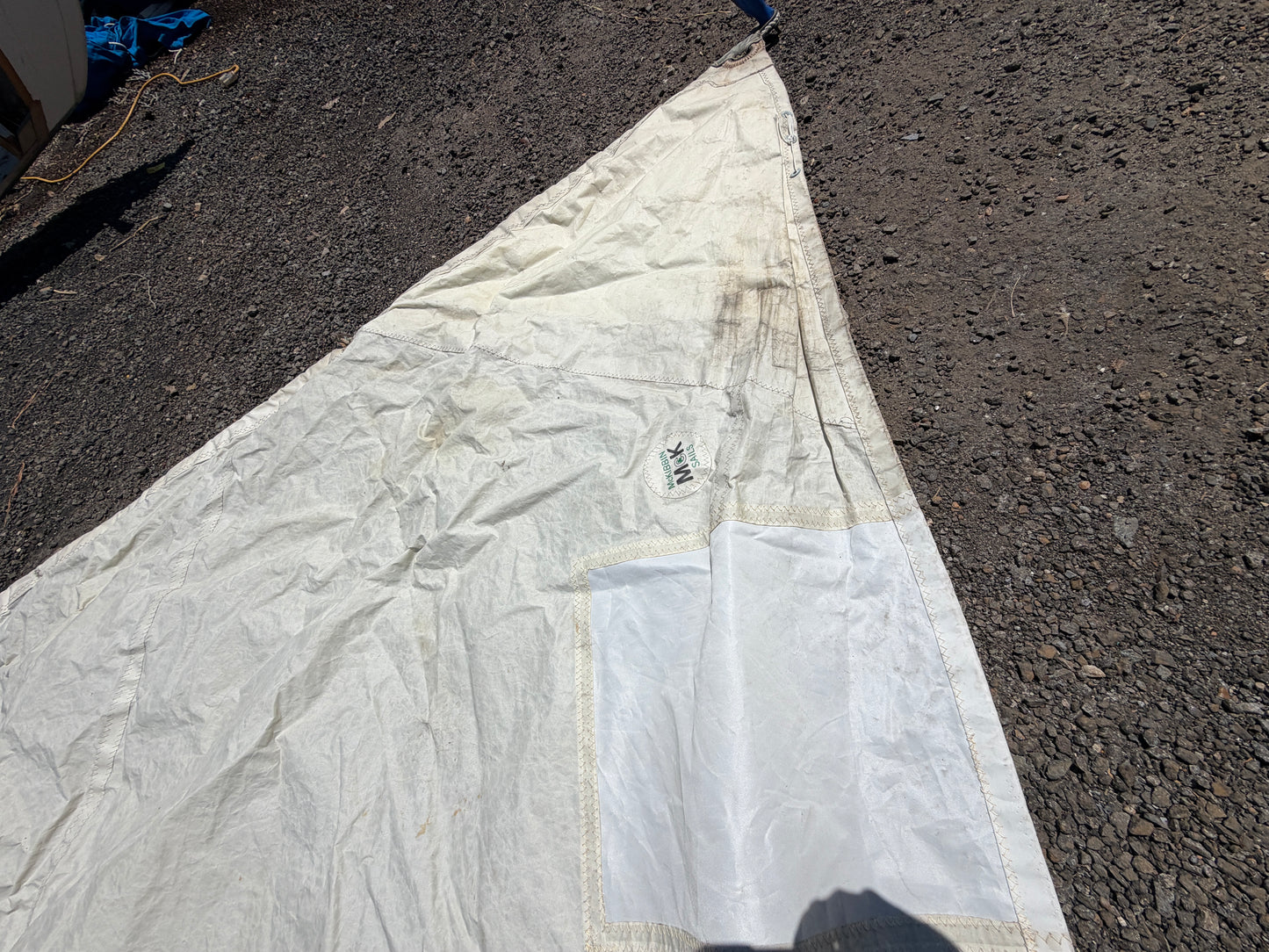 Columbia 43 - Headsail / Genoa - 50'10" x 46'2" x 29'5" - Hank On