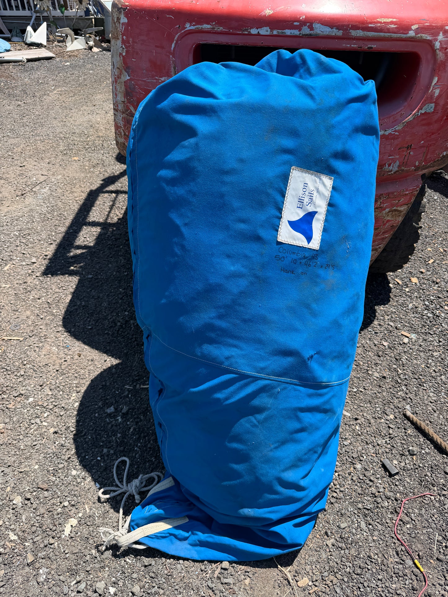 Columbia 43 - Headsail / Genoa - 50'10" x 46'2" x 29'5" - Hank On