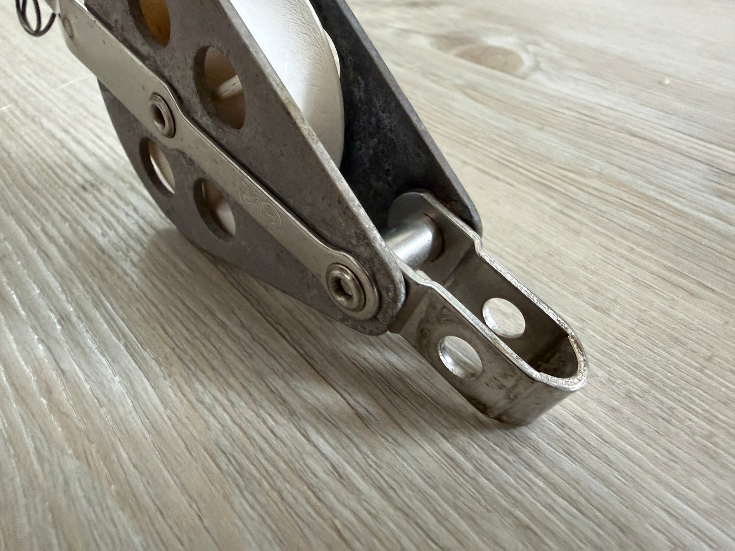 Schaefer 2" Sheave Fixed Single Block With Becket - 3/8" Line
