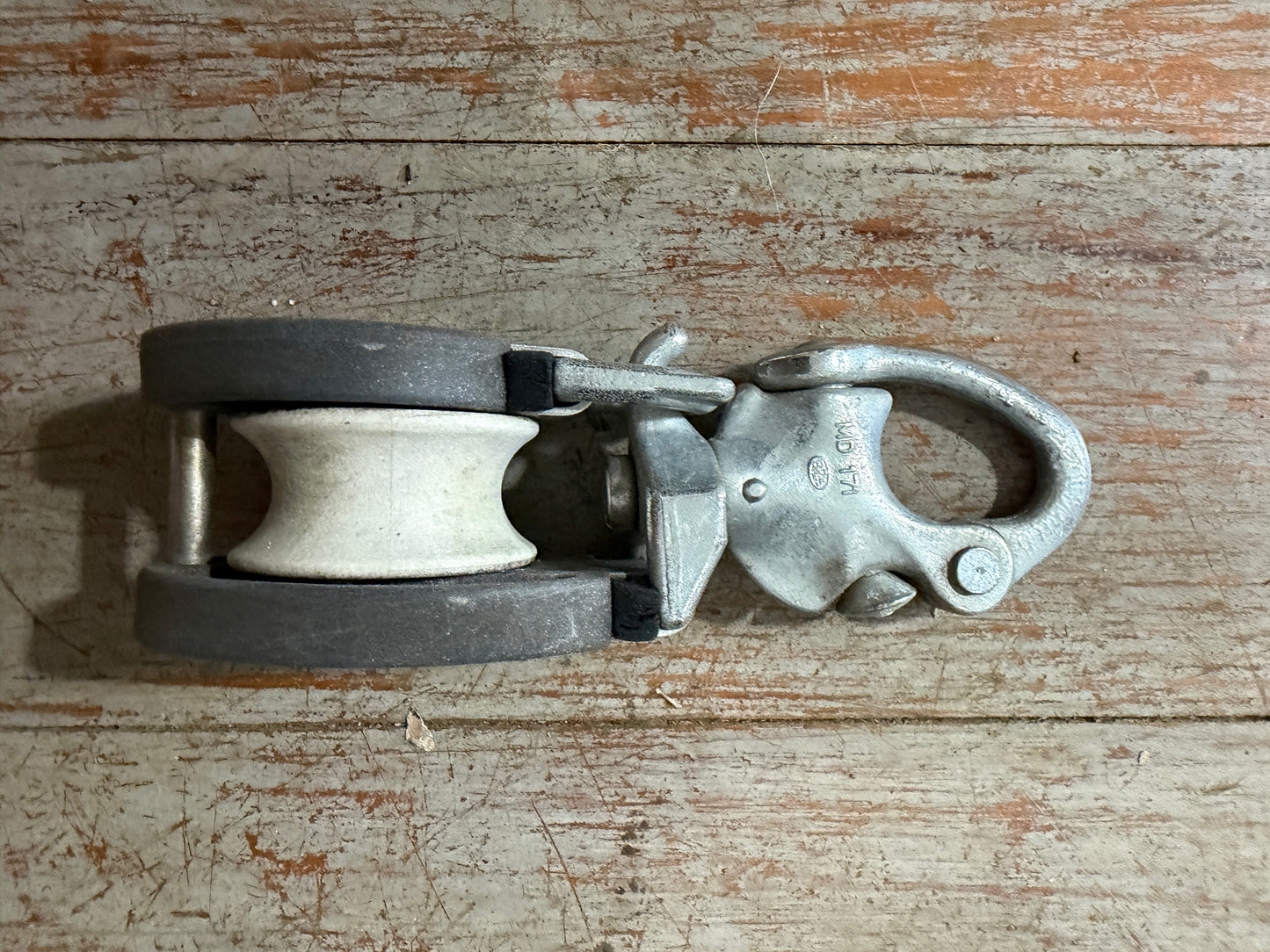 Small Snatch Block - 1 1/2" Sheave - 7/16" Line