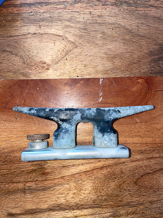 Cleat (5 7/8”) On 1” Screw Top Track Car