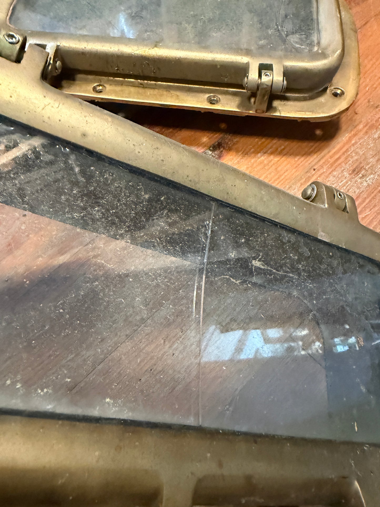Opening Bronze Portlight / Porthole - ID: 12 3/8" x 5 1/4" x 1 1/2" Mounting Thickness - Cracked Glass In Middle
