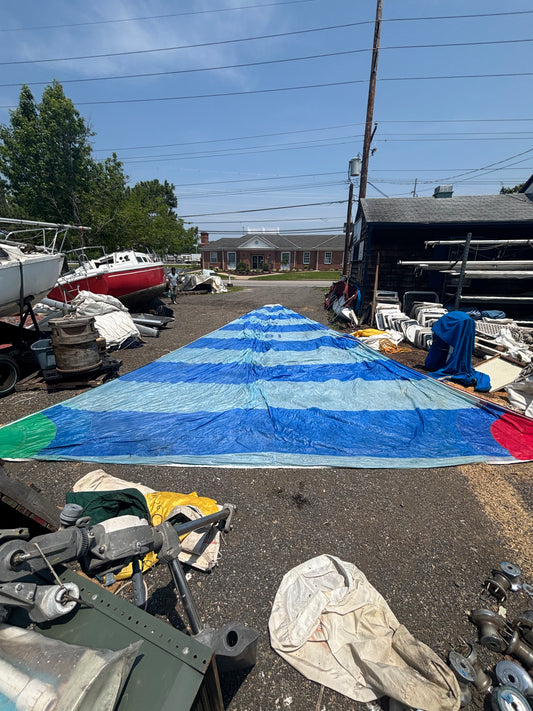 Hunter 28.5 Spinnaker - 37’10” x 37'10” x 20’4”