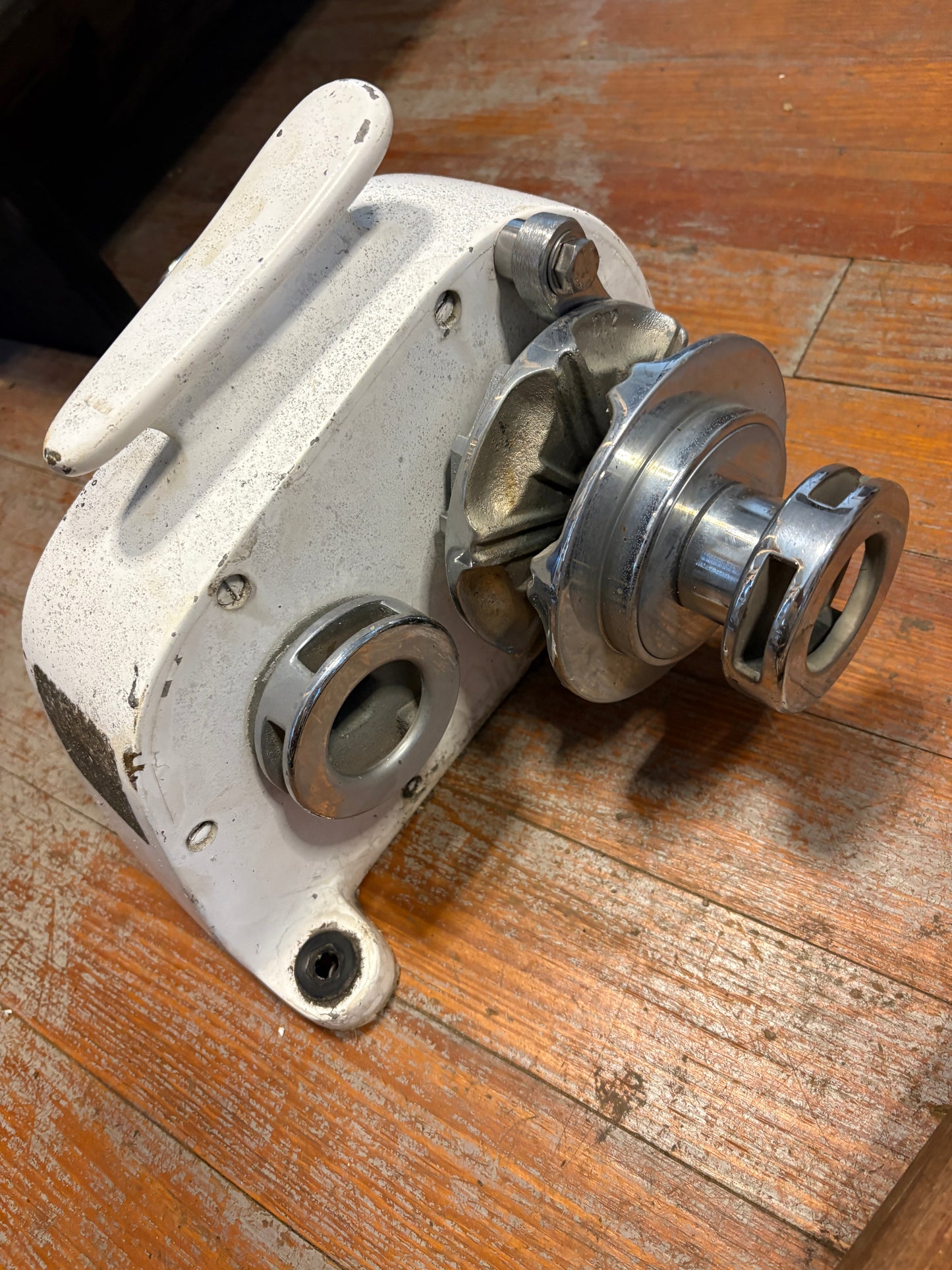 Muir Manual Windlass