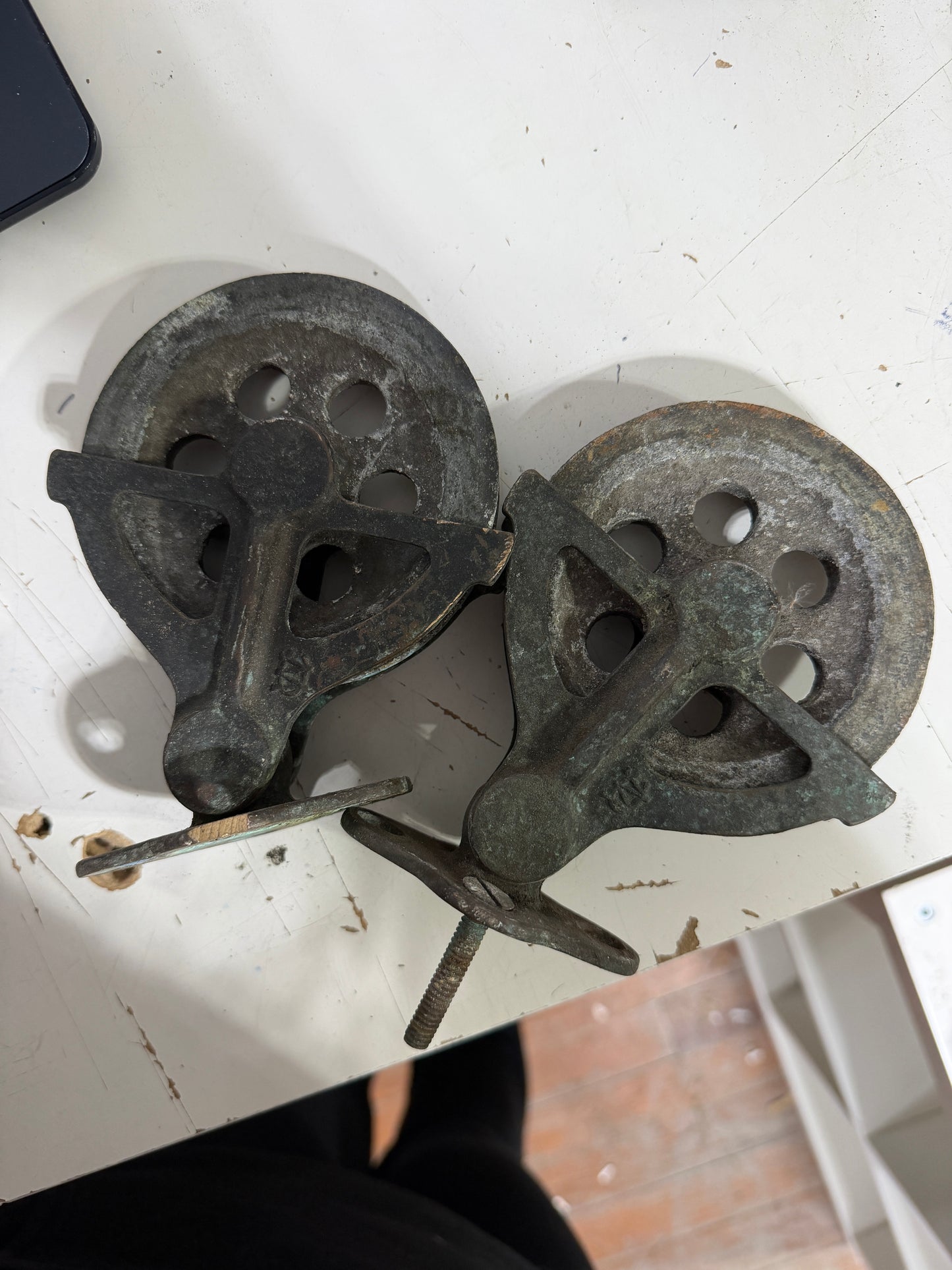 PAIR Wilcox Crittenden 4" Pulleys - Unique Base