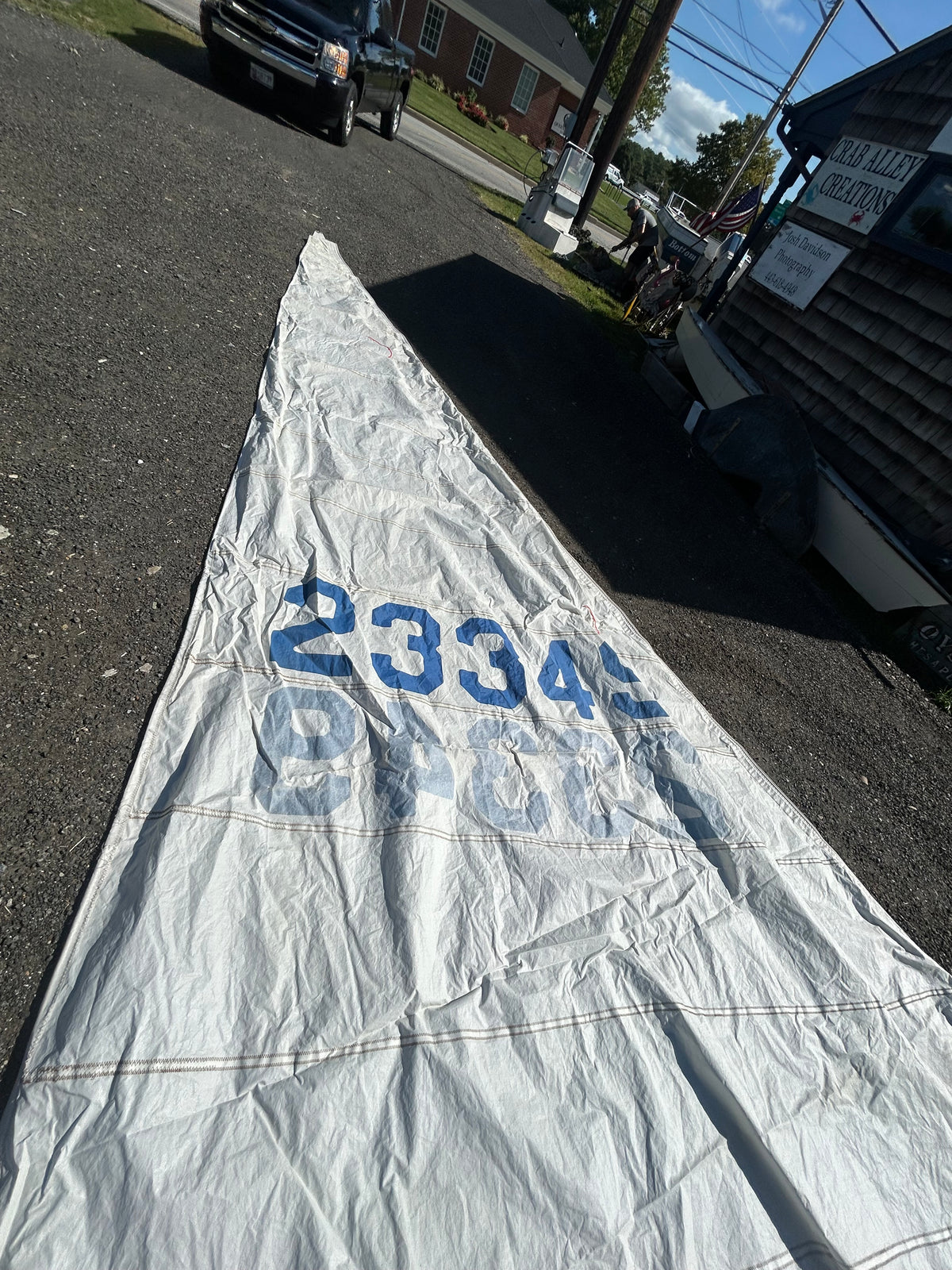 Hood Sail 35’1” x 33’8” x 16’5” 1/4" Slide