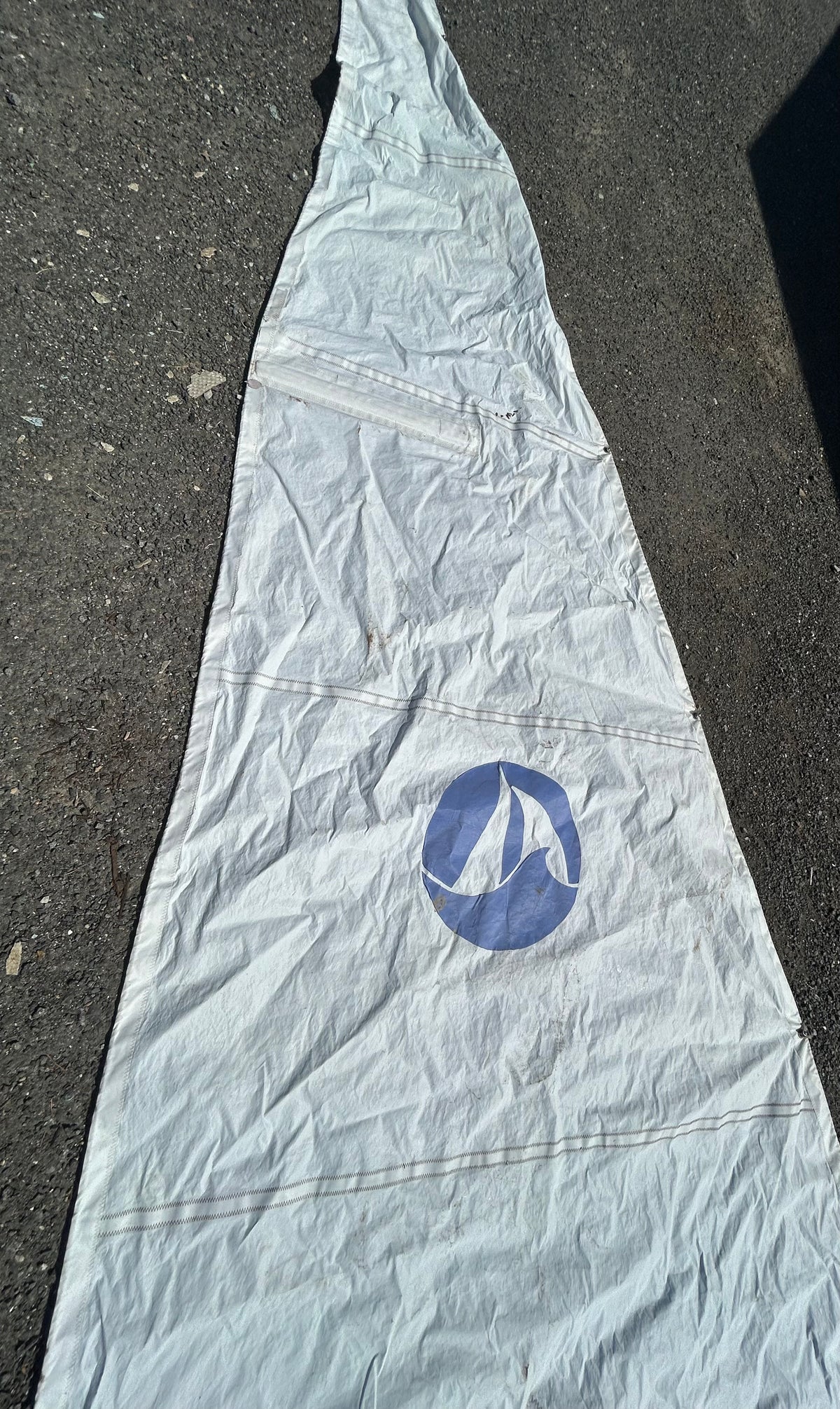 Hood Head Sail 36’ 6" Luff x 34’10” Leech x 10’11” Foot