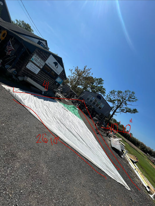 Spinnaker w/ Sock 41’ x 40’10” x 26’10” Green White #12288