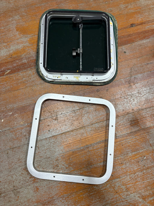 Sea Ray 290 Hatch with Green Cover