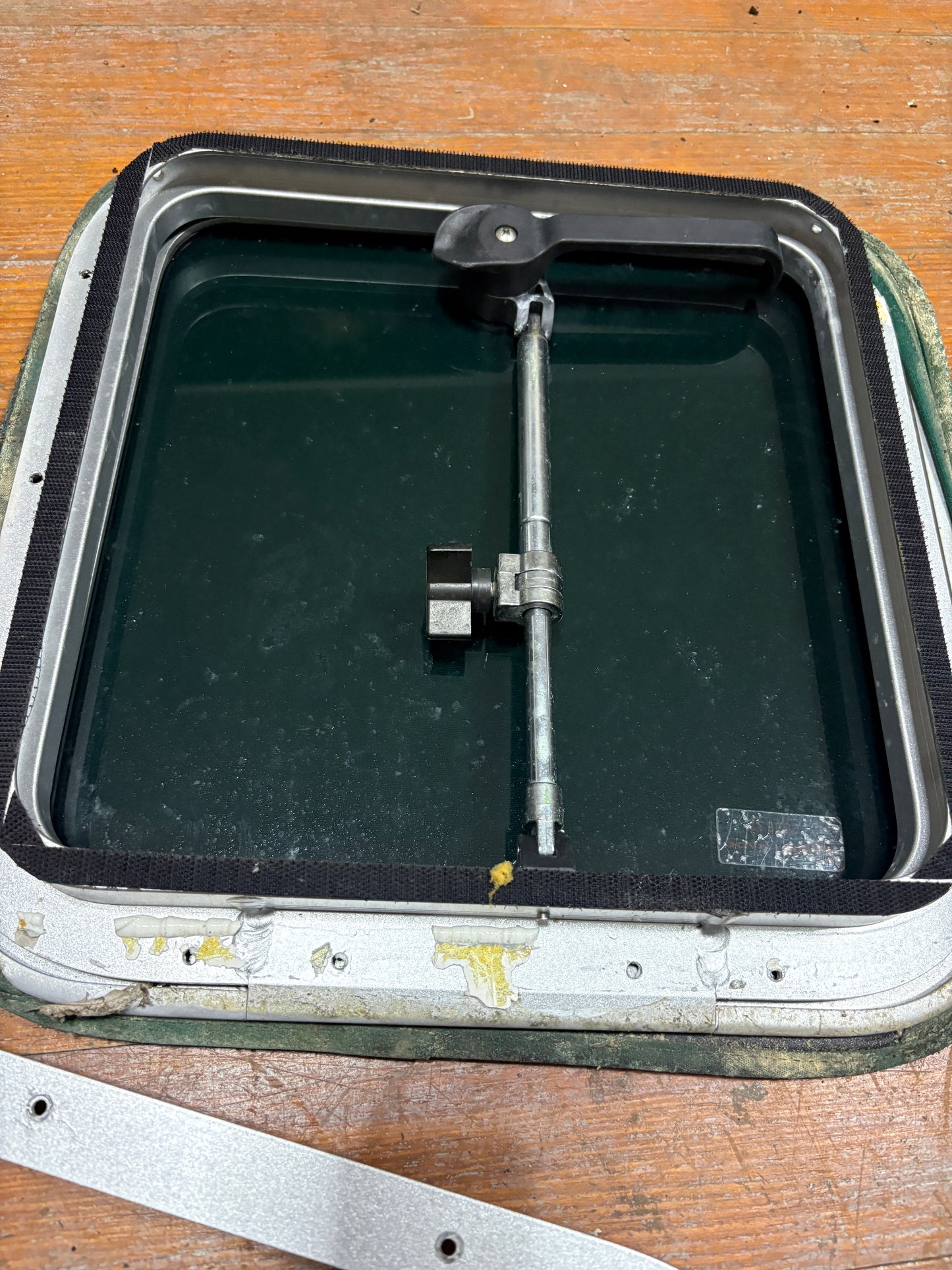 Sea Ray 290 Hatch with Green Cover