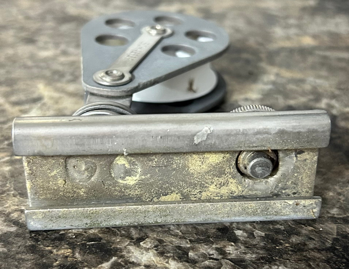 Schaefer Standing Spring Block on 1" Track Car with screw top