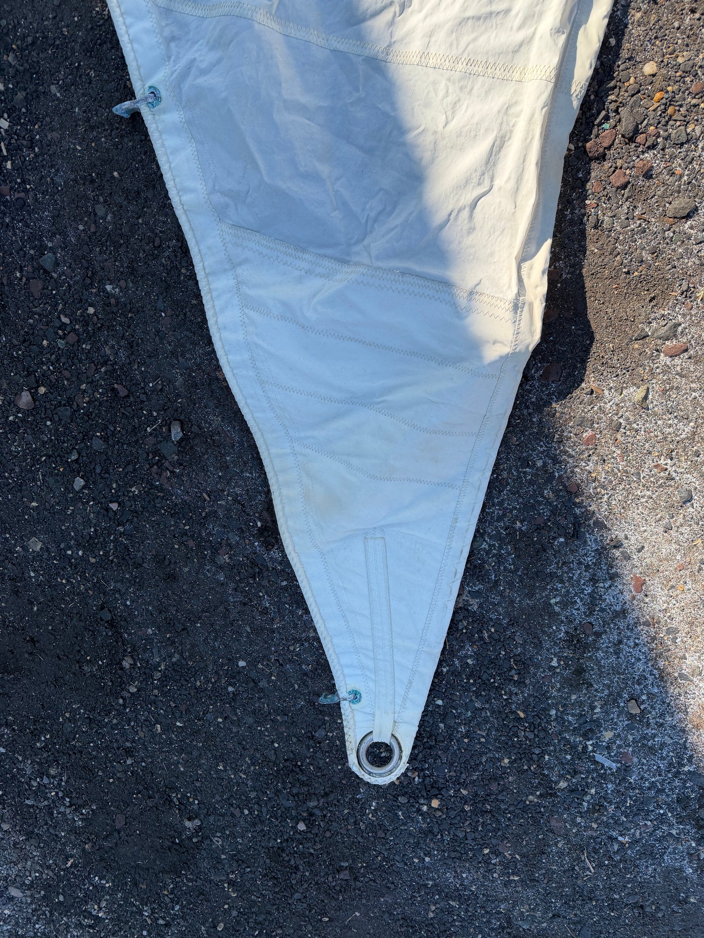 Pearson 30 Sail - 33' x 32'3" x 18'9"