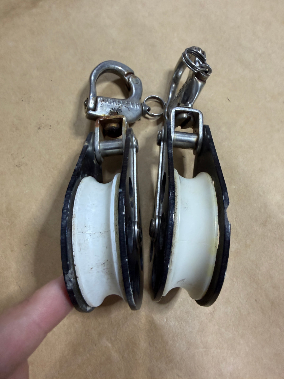 PAIR Schaefer 2" Single Swivel Blocks With Shackle - 3/8" Line Black