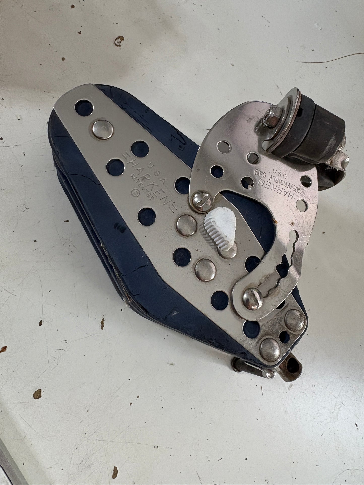 Harken Midrange Fiddle Hexaratchet Block with Cam Cleat 3" model