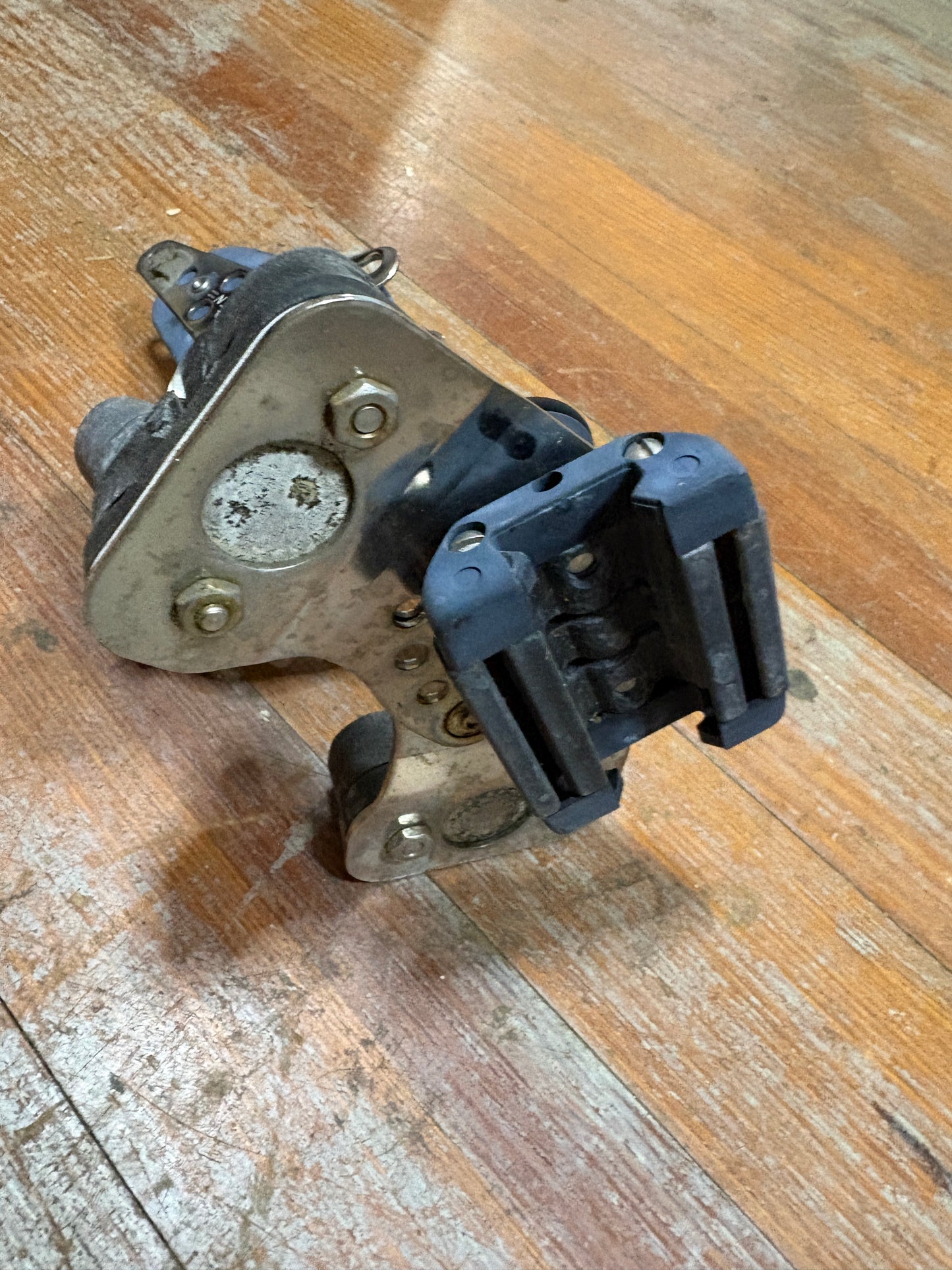 Harken Hi-Load Block Assembly Car for 1" Track with Two Cams and Fiddle Block with Swivel Spring Base
