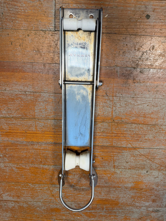 Lewmar Pivoting Self Launch Bow / Anchor Roller