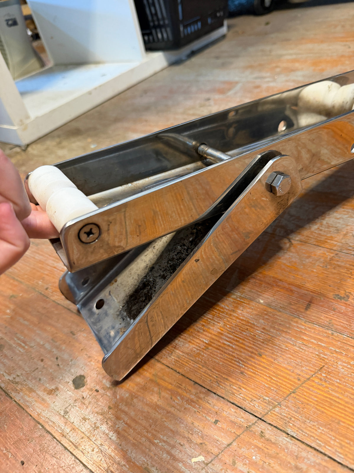 Lewmar Pivoting Self Launch Bow / Anchor Roller