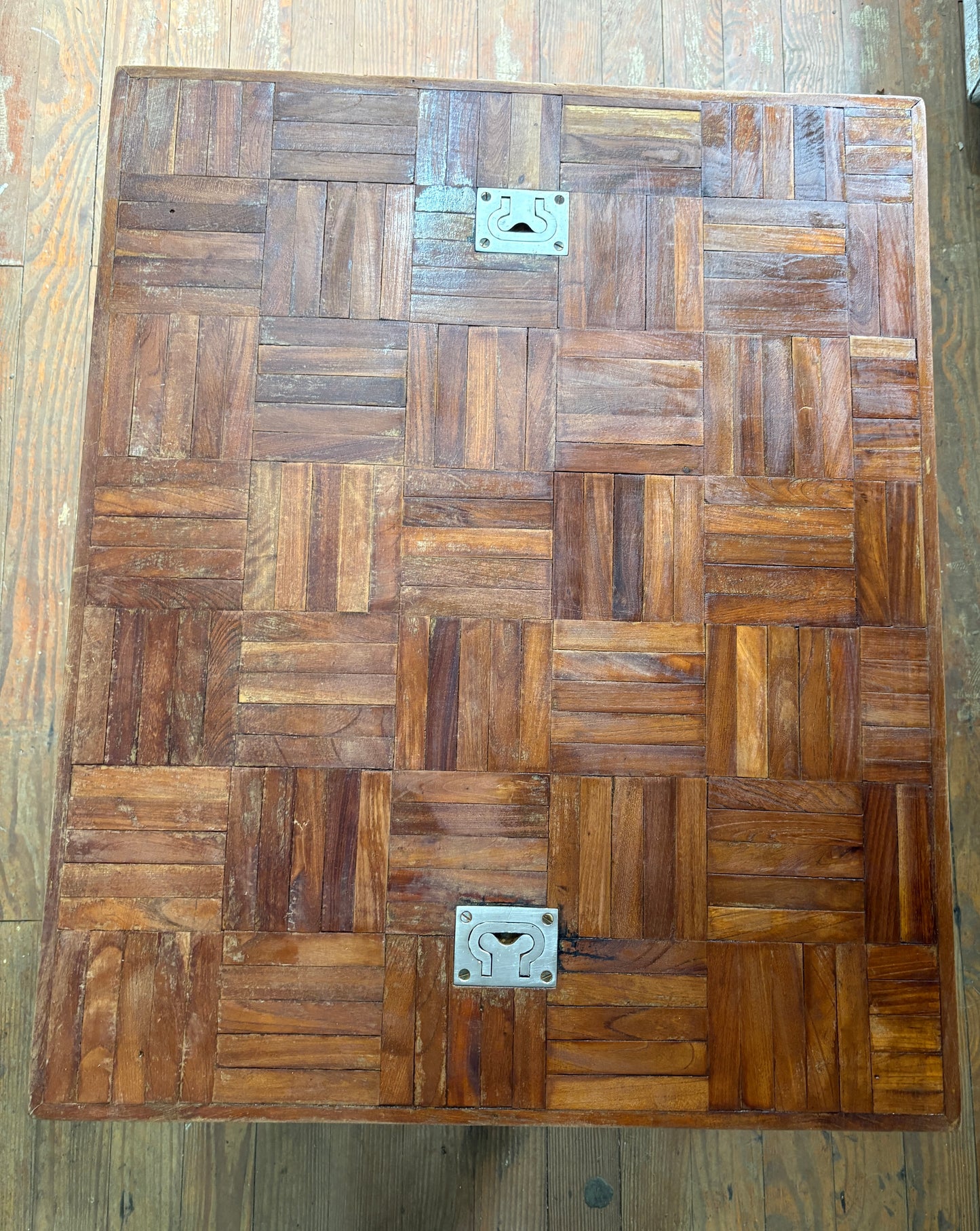 Beautiful Hatch Coffee Table off of a Custom 40 33x27" 18.5" height