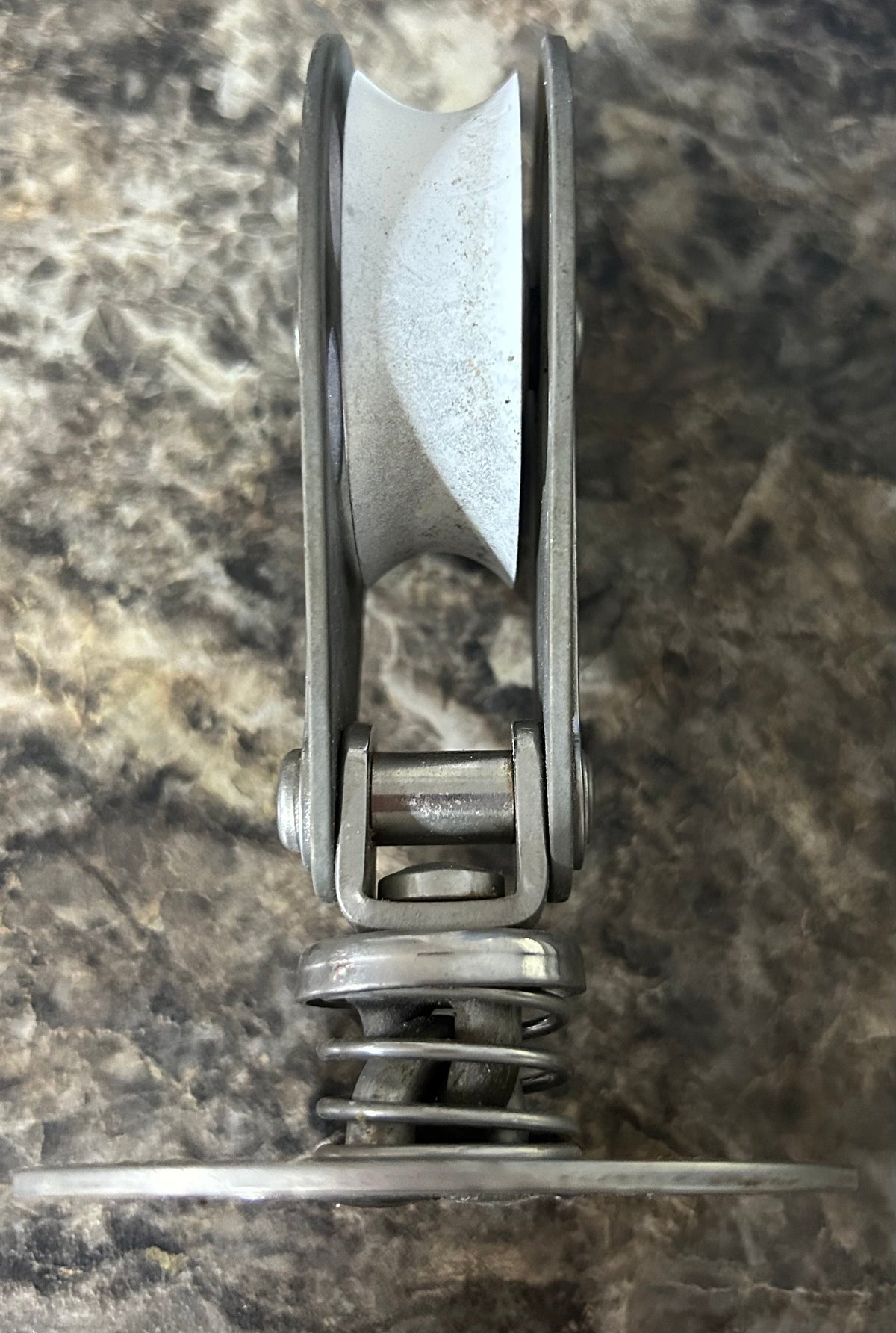 Scheafer Stand up swivel Block 2 1/4" sheave - 1/2" line