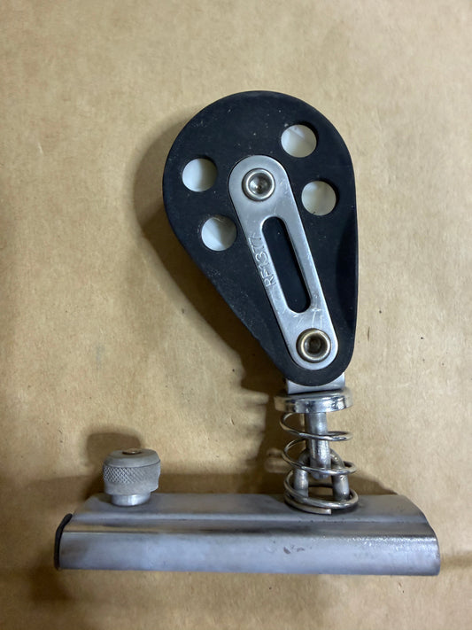 RF1377 Ronstan Single Block Pull Top Track Car - 1”